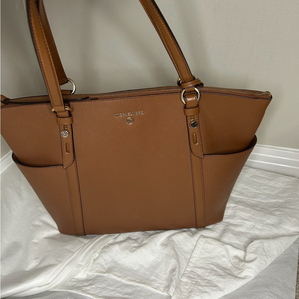 Michael Kors Brown Leather Tote Structured Design